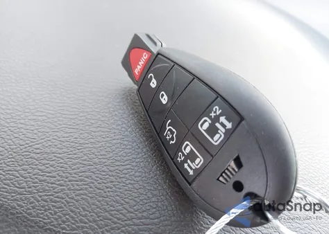 2014 Chrysler Town & Country Touring z USA, uszkodzony, nr VIN 2C4RC1BGXER207149